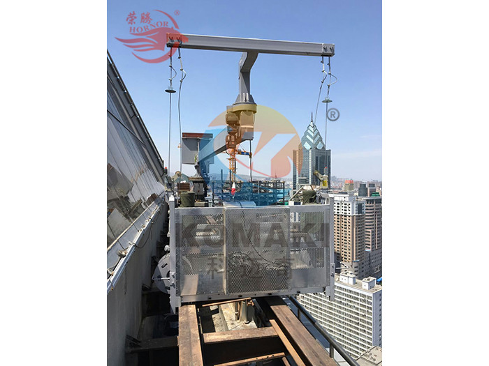 新疆建設(shè)銀行 擦窗機(jī)安裝就位