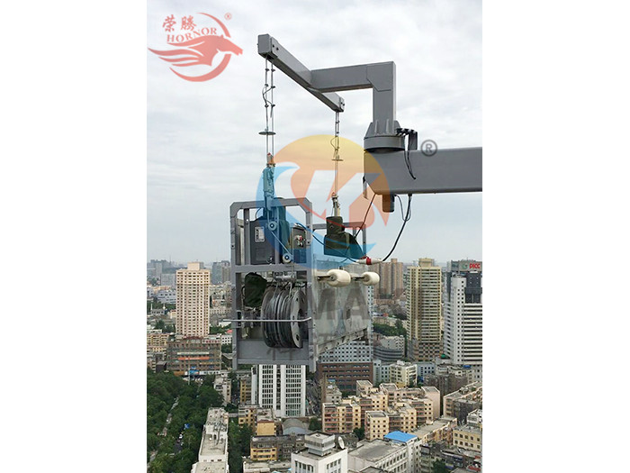 新疆建設(shè)銀行 擦窗機(jī)安裝就位